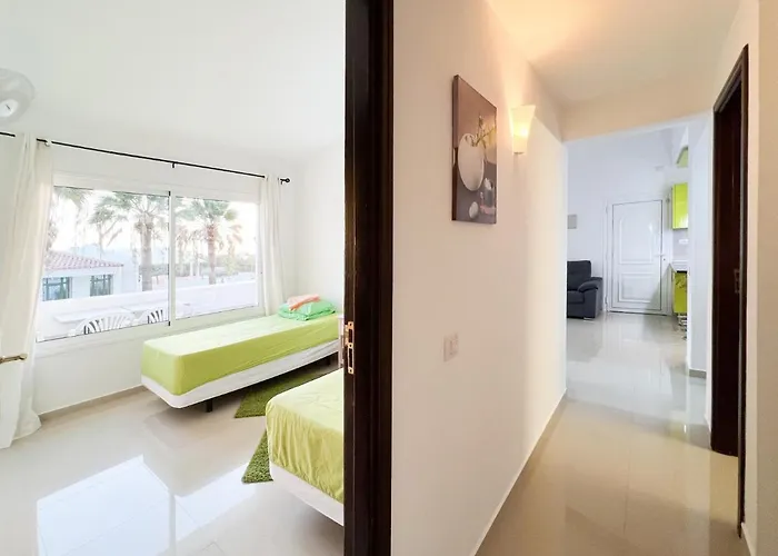 Island Village Apartment *