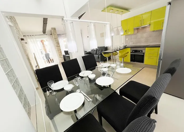 Island Village * أذيخي